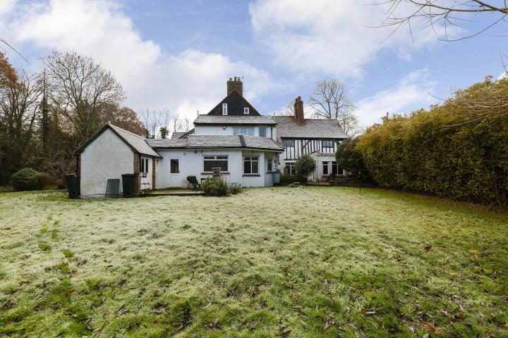 Unique Detached House Totteridge Common, Totteridge